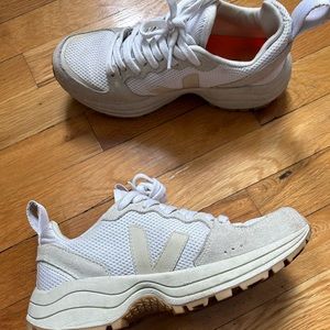 VEJA
Venturi suede and leather-trimmed Alveomesh sneakers size 7